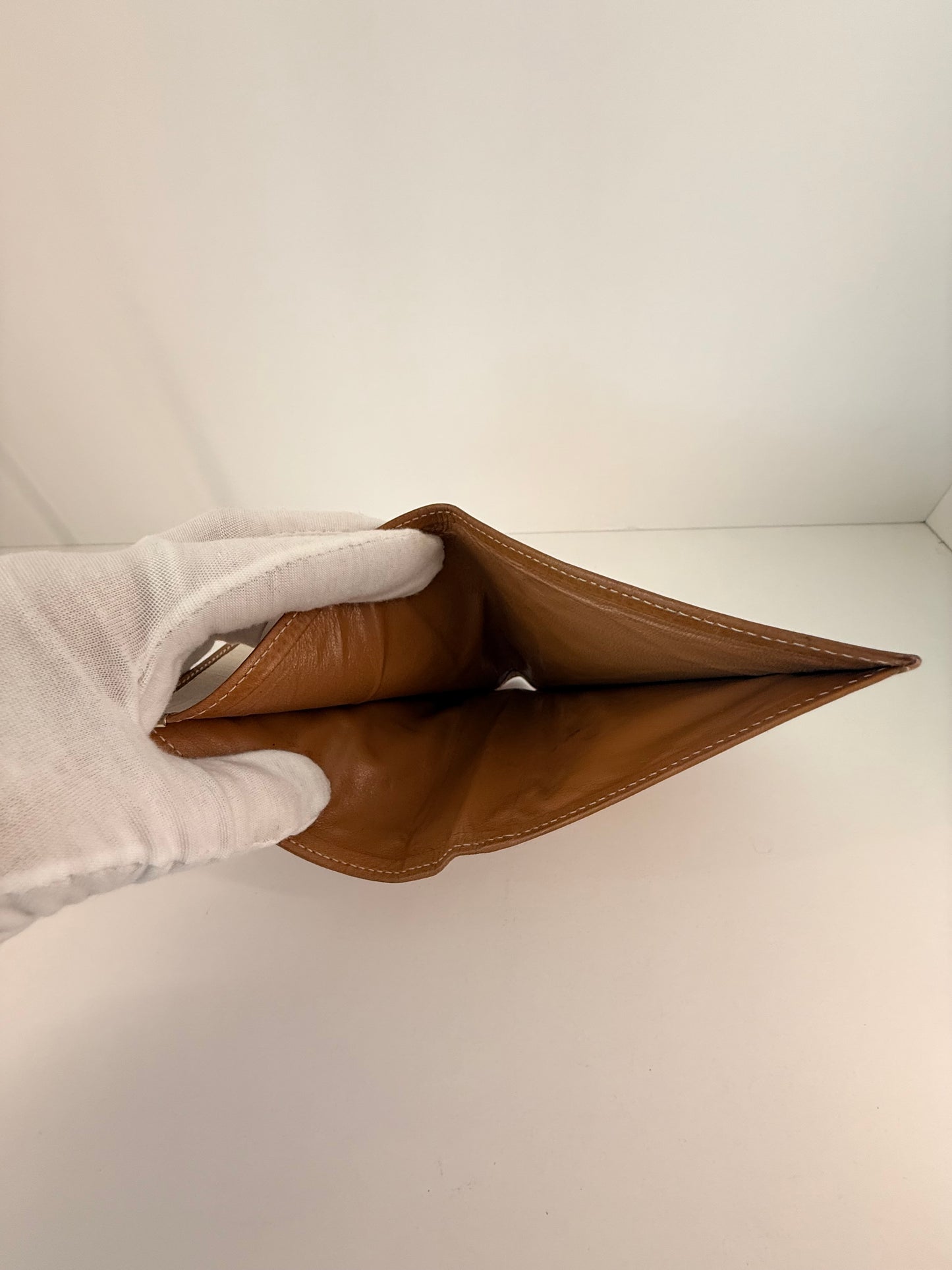 Vintage Gucci micro GG White/Tan Bifold Leather Wallet