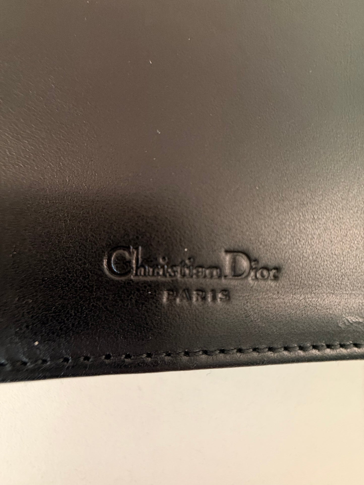 Authentic Dior passport/agenda w/ unbranded crossbody chain