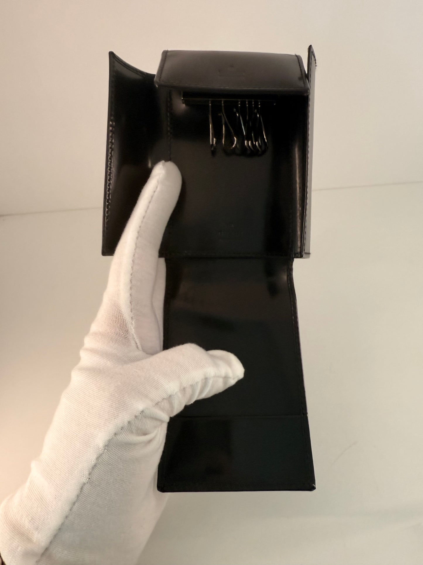 Rare Gucci Black Patent Leather 6 Key Case Unisex