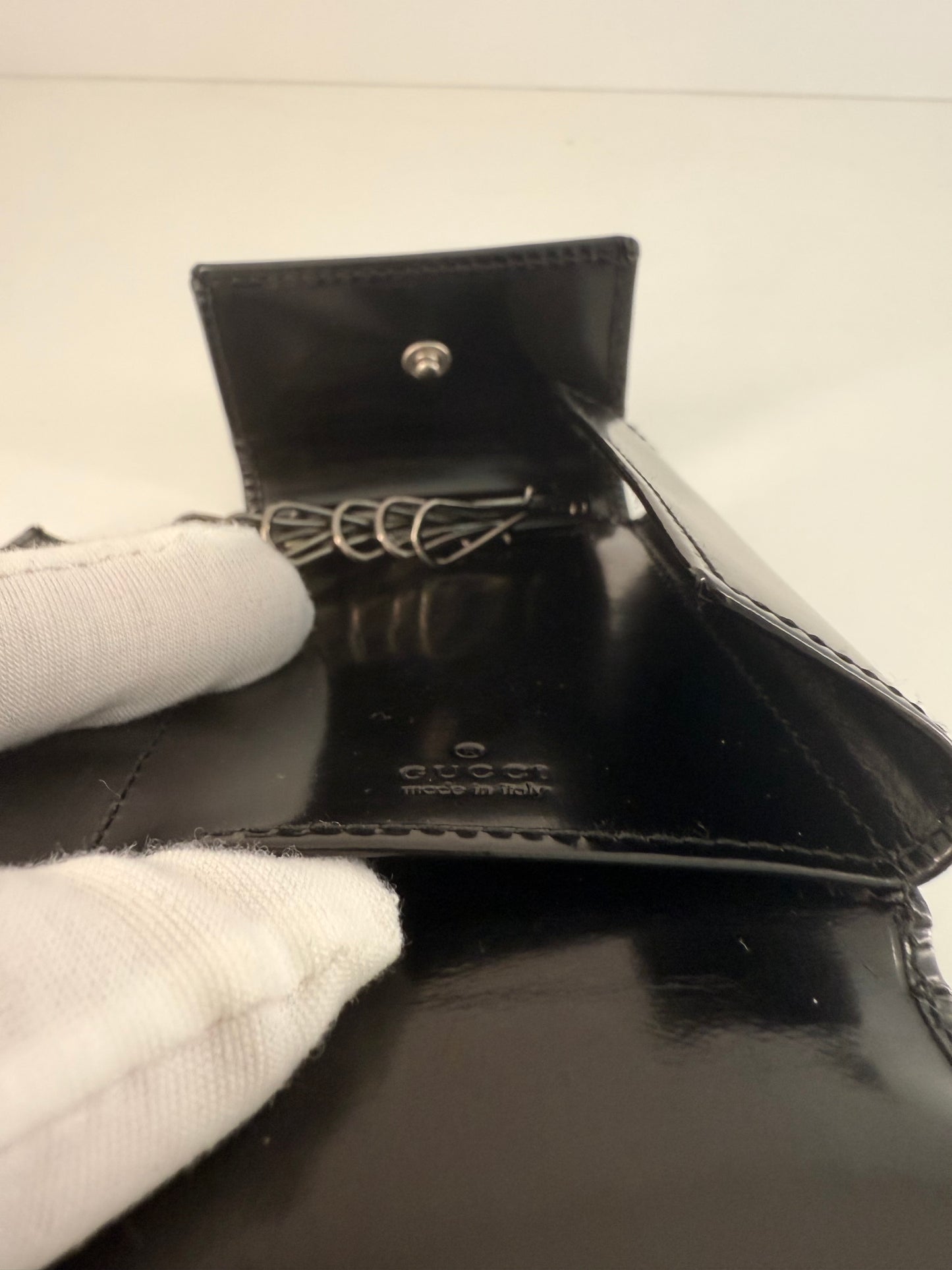 Rare Gucci Black Patent Leather 6 Key Case Unisex