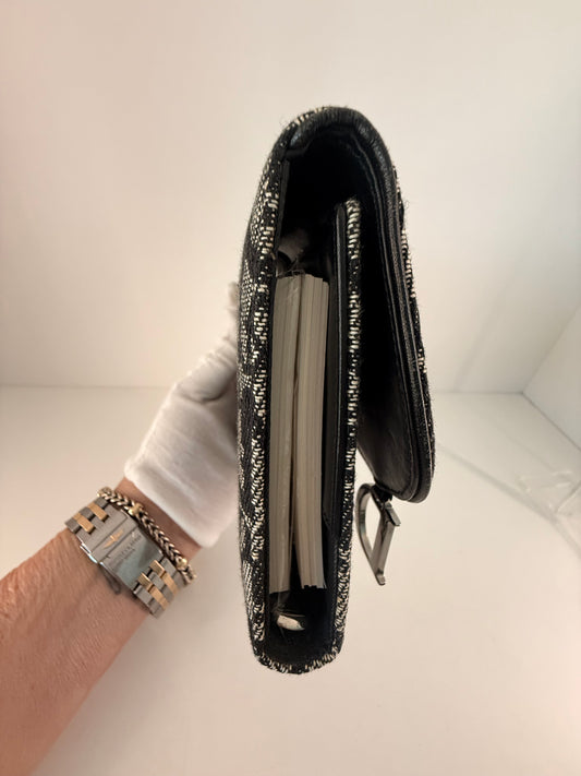 Authentic Dior passport/agenda w/ unbranded crossbody chain